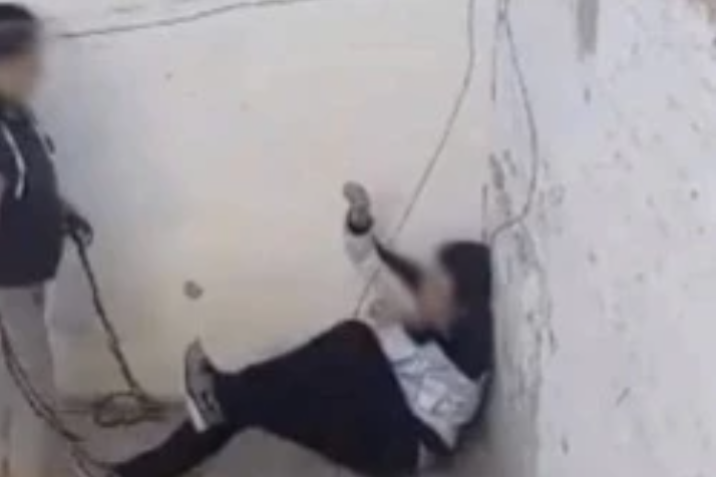  VIDEO: Mujer descubre que su hijo le estaba siendo infiel a su esposa y le da inolvidable lección